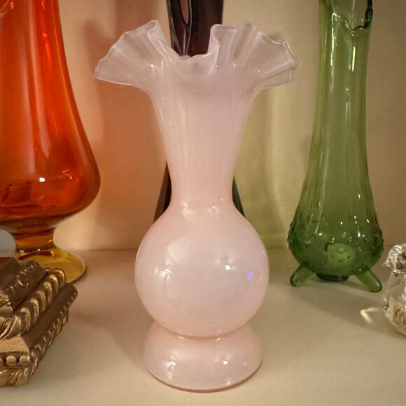 Fenton Glass Pink Rose Overlay Vase Ruffle Edge Vintage 1940s 8.5" - Picture 1 of 8